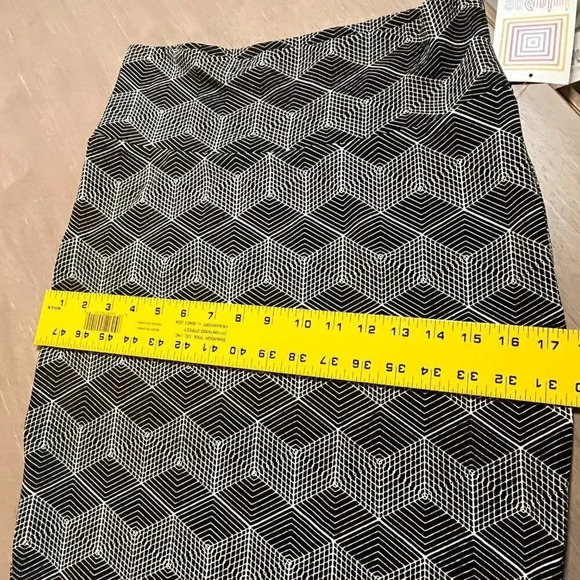 Women’s LuLaRoe Skirt Medium - Picture 7 of 8